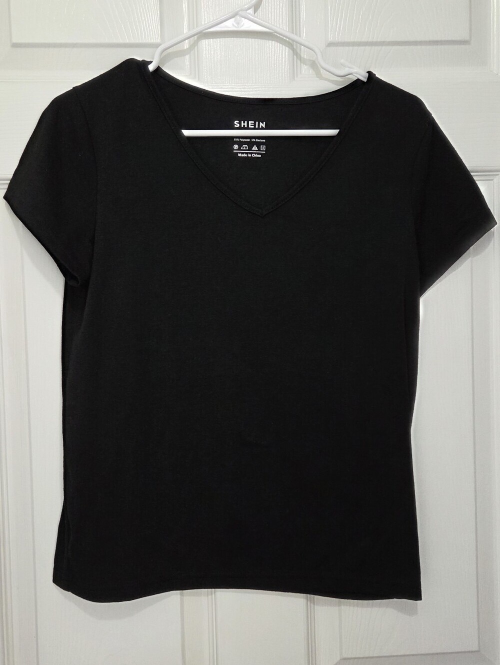 Women Solid Black V-Neck Short Sleeve Relax Fit Lightweight Tee Size Small